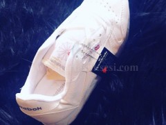Shes atlete firma "reebok"