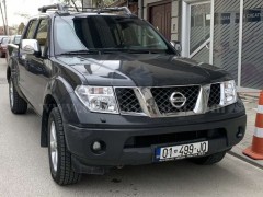 Shes Nissan Navara 2.5 dizel, 