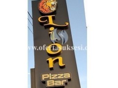 Ofroj pune per kamarier-e